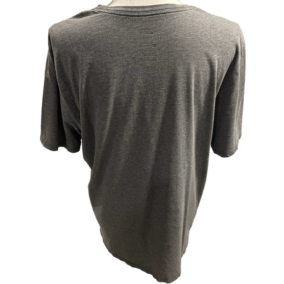 {Nike} The Nike Tee Athletic Cut - Picture 2 of 3